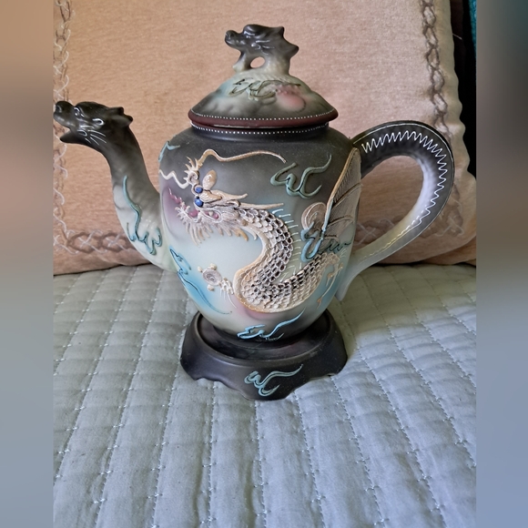 Antique Japanese Moriage Black Shadow White Dragon Ware Nippon Teapot w/Stand - Picture 14 of 15